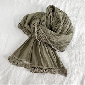 H.EICH/ olive green italian scarf